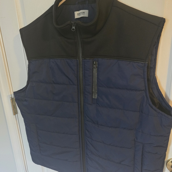 Kenneth Cole Reaction Black and Blue Quilted Vest XXL - Picture 3 of 10